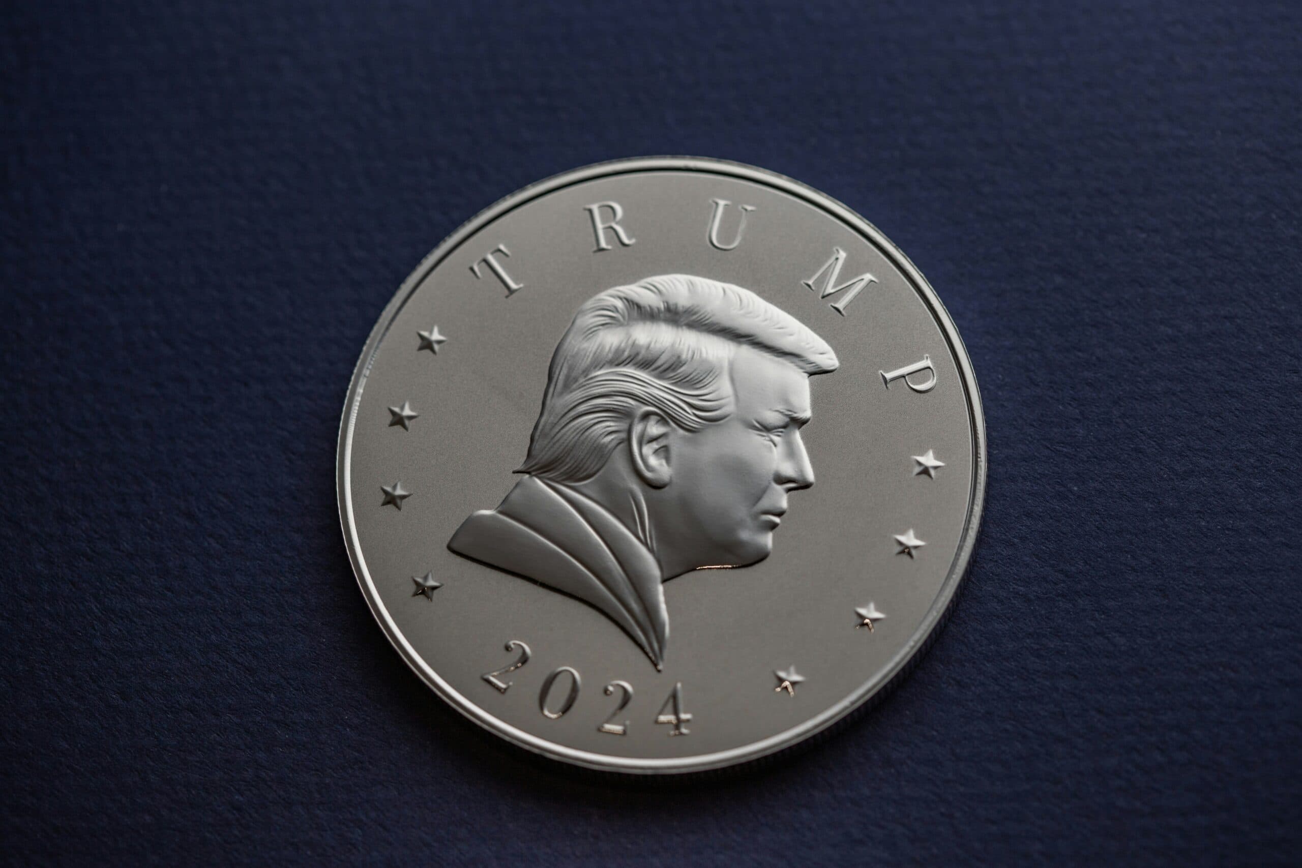 70% Trump Meme Coin Price Surge Fueled by Exclusive Dinner Invitation