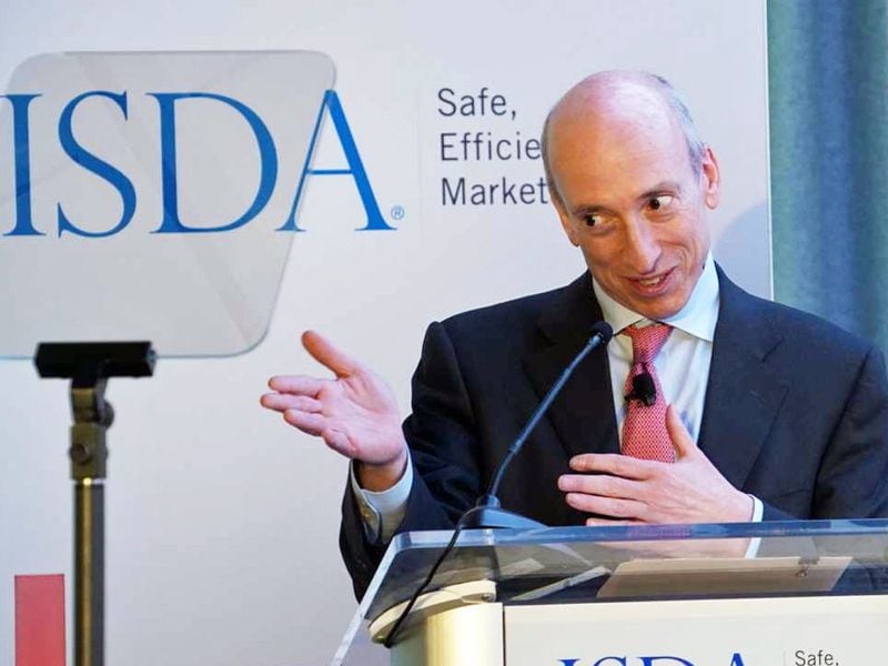 SEC’s Gensler Shrugs About New Crypto ETFs Strolling Through His Agency’s Gates