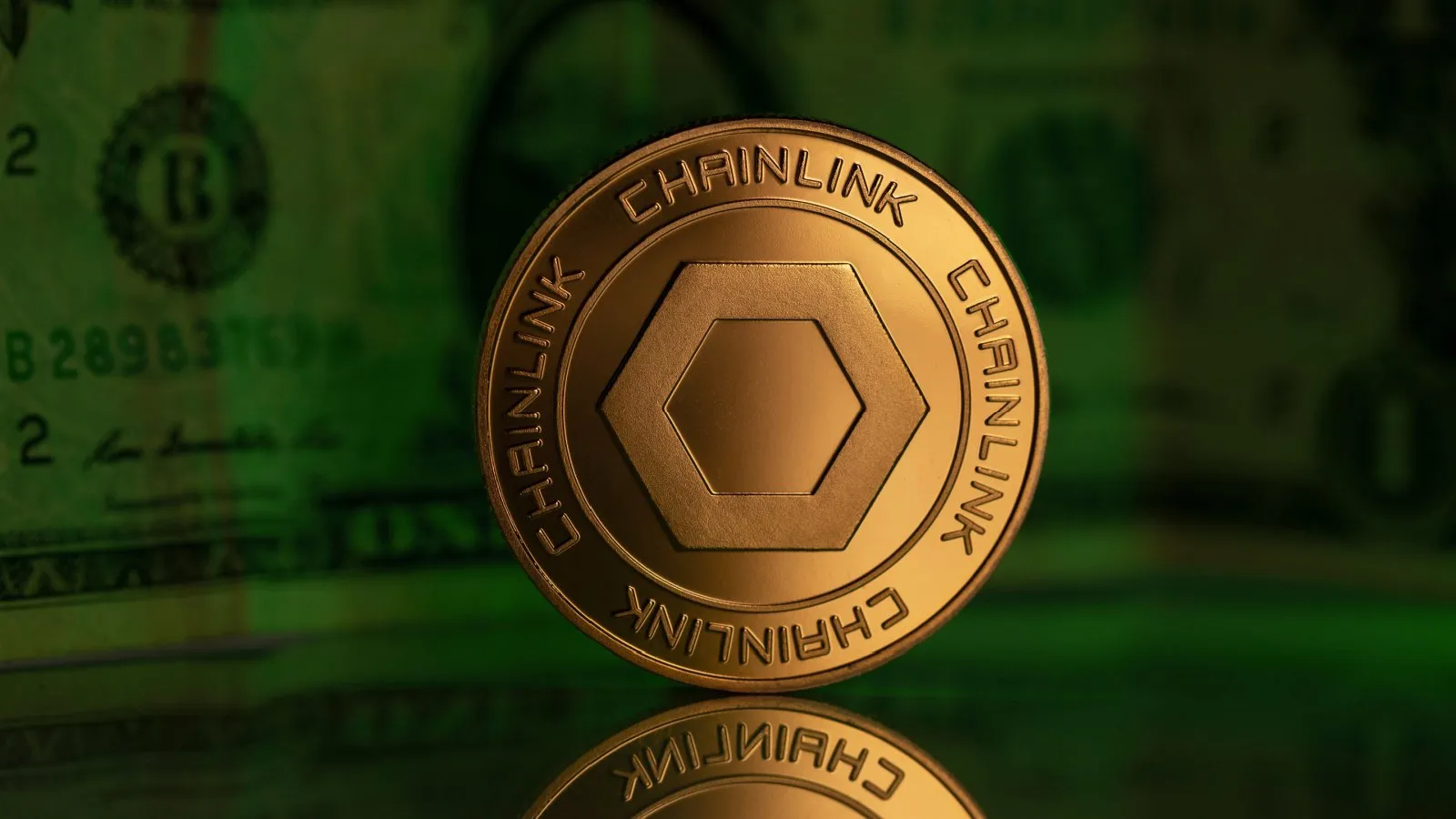 Chainlink Pumps 18% After Wall Street Pilot with JP Morgan