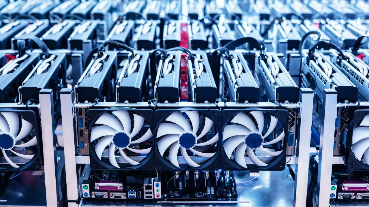 Bitcoin Mining Giant in the Making? Riot Reveals Bitfarms Takeover Plan