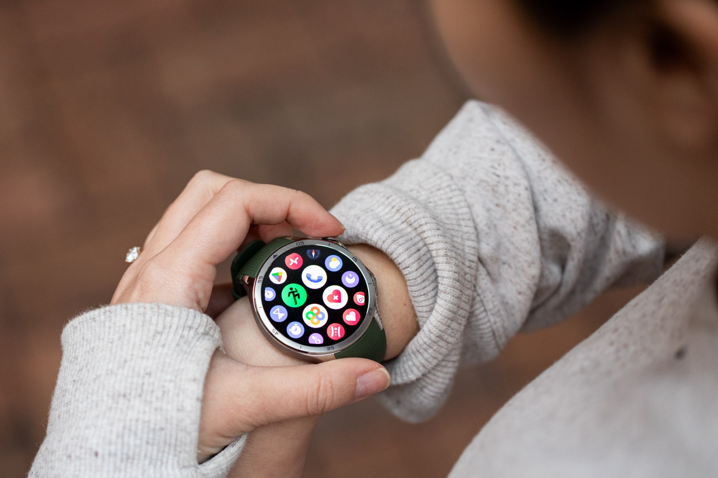 OnePlus backs off its Watch 3’s huge price hike