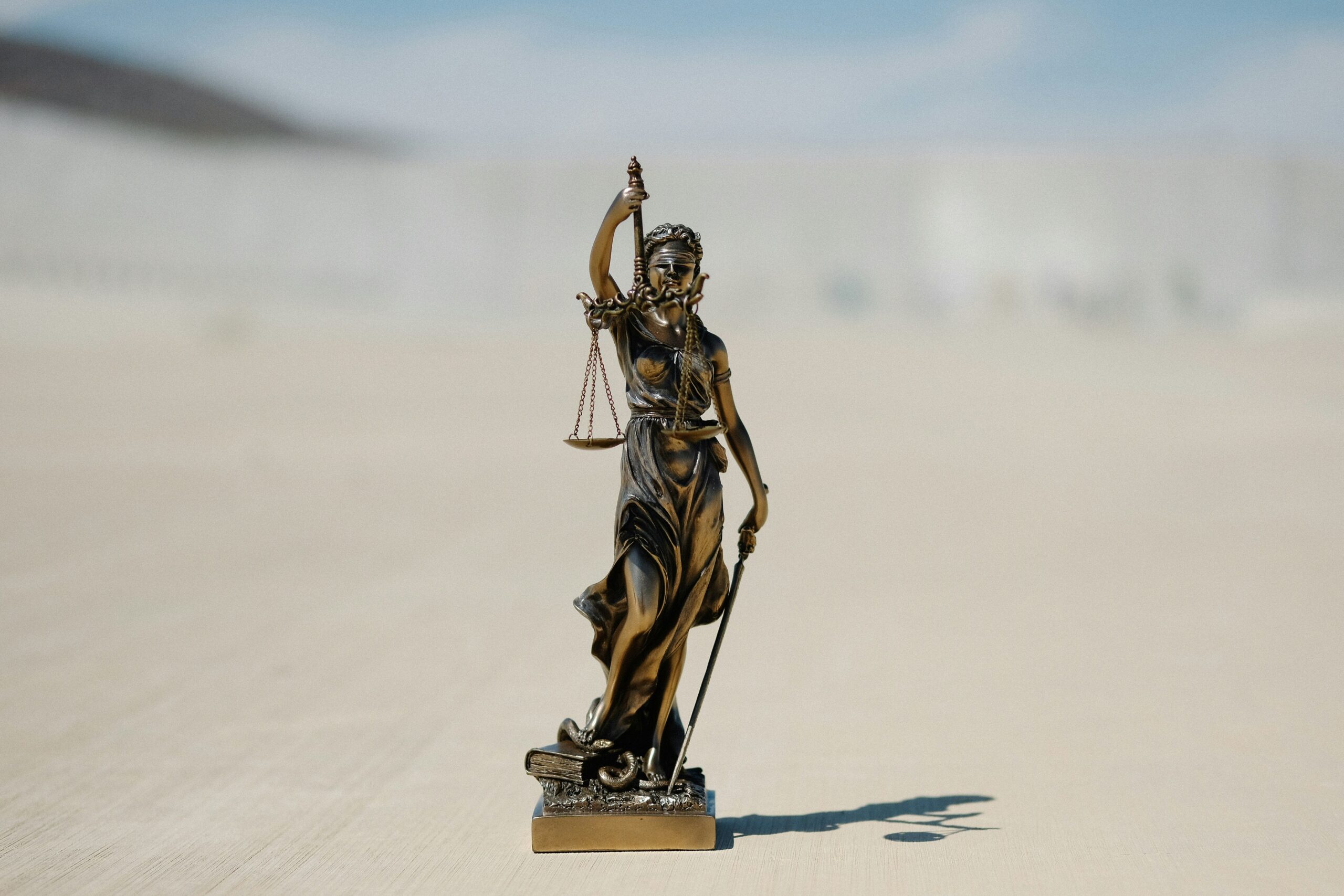 AI-Powered Court System Is Coming to Crypto With GenLayer