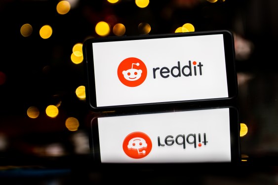 Reddit will tighten verification to keep out human-like AI bots