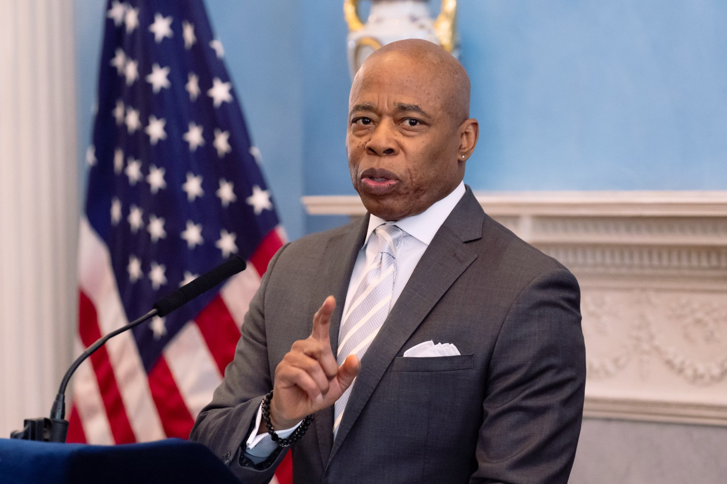 Eric Adams and crypto whales demand that New York stop regulating crypto licenses